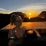 Lägenhet Luxury In Beautiful Lofoten With Jacuzzi And Sauna