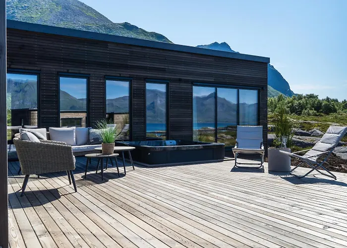Luxury In Beautiful Lofoten With Jacuzzi And Sauna דירה *